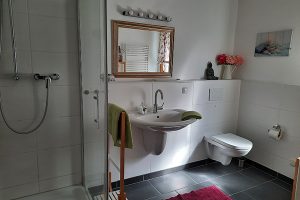 Badezimmer im Obergeschoss